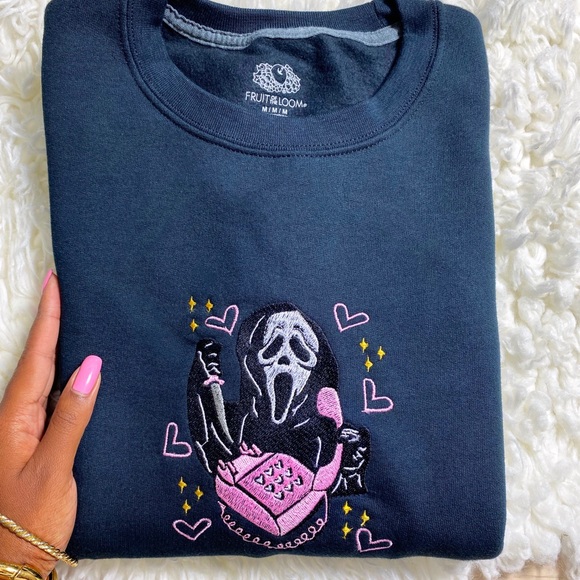 💕💕Embroidered Scream Crewneck 🔪 - Picture 1 of 3